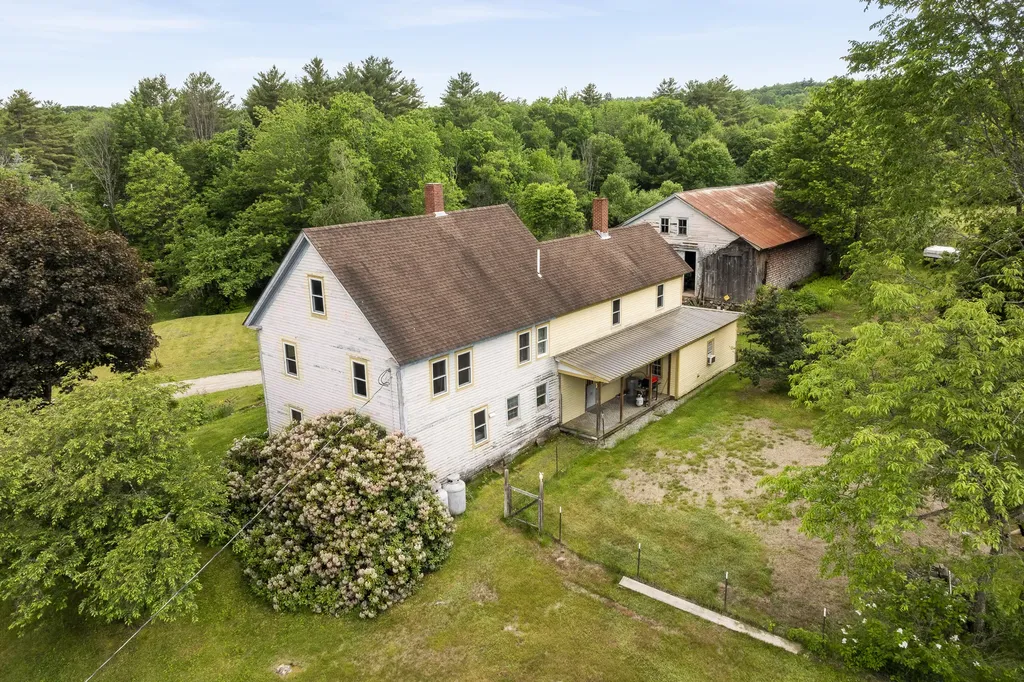 4 Taylor Loop Limington ME 04049