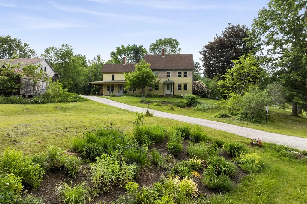 4 Taylor Loop Limington ME 04049