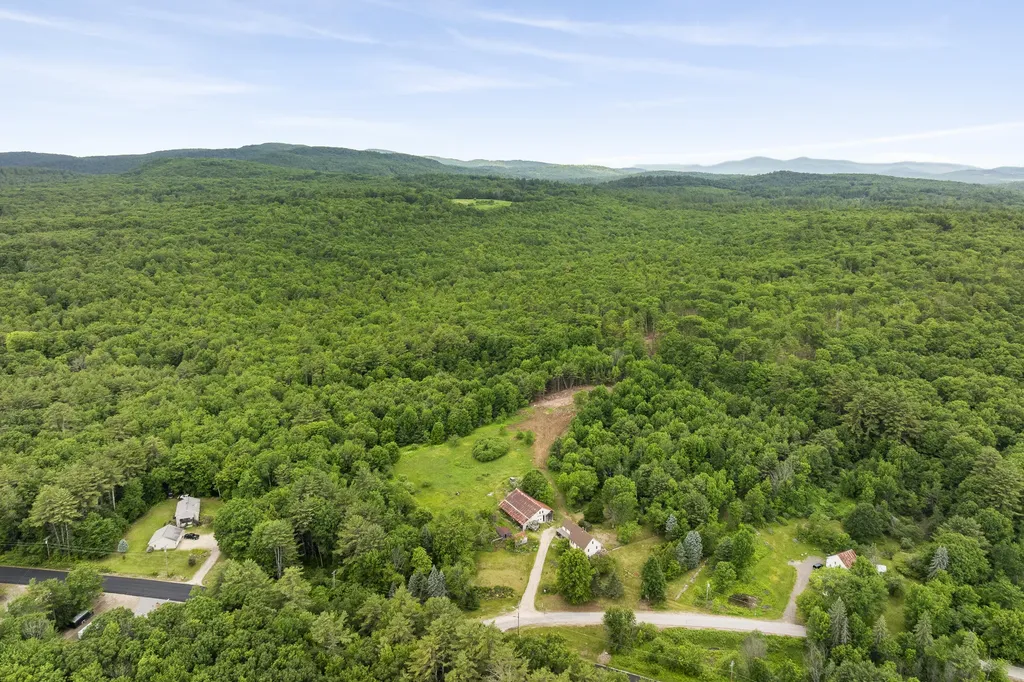 4 Taylor Loop Limington ME 04049