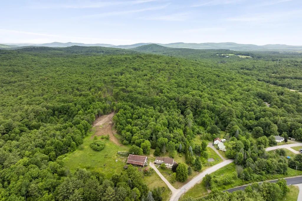 4 Taylor Loop Limington ME 04049
