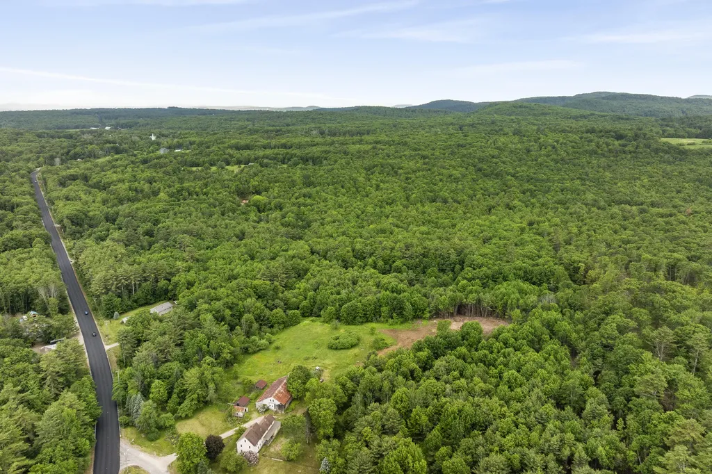 4 Taylor Loop Limington ME 04049