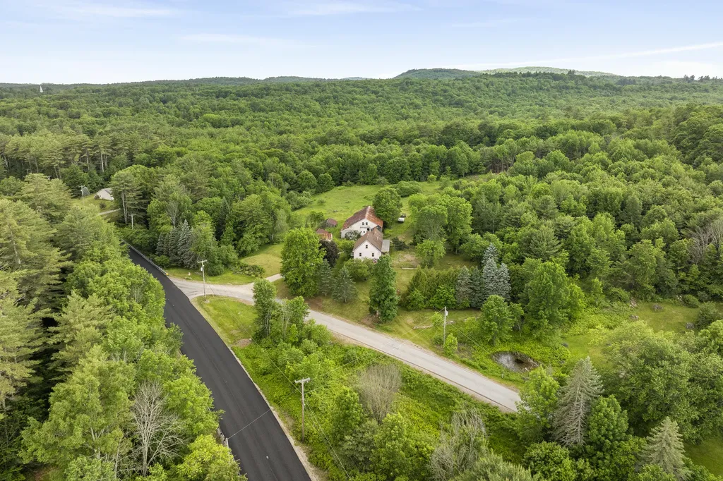 4 Taylor Loop Limington ME 04049