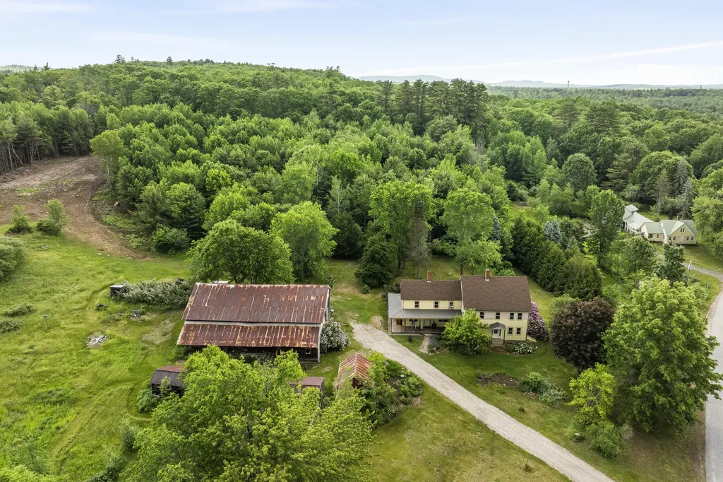 4 Taylor Loop Limington ME 04049