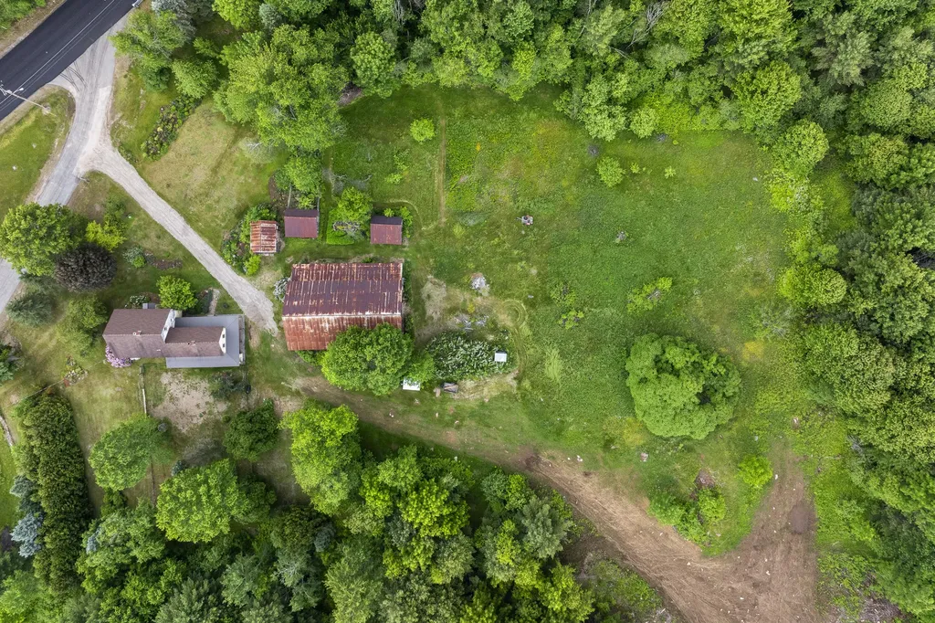 4 Taylor Loop Limington ME 04049