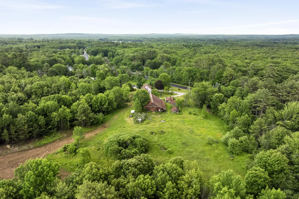 4 Taylor Loop Limington ME 04049