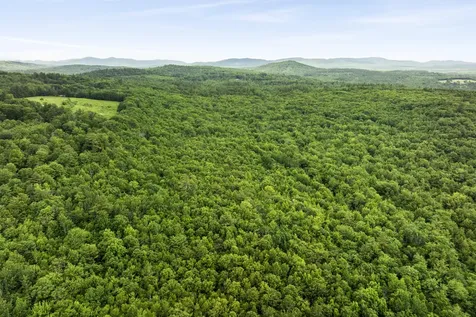 4 Taylor Loop Limington ME 04049