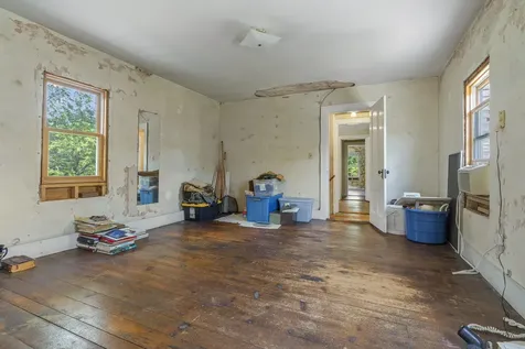 4 Taylor Loop Limington ME 04049