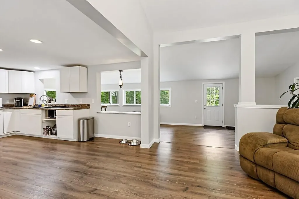 84 Sandy Point Road Vassalboro ME 04989