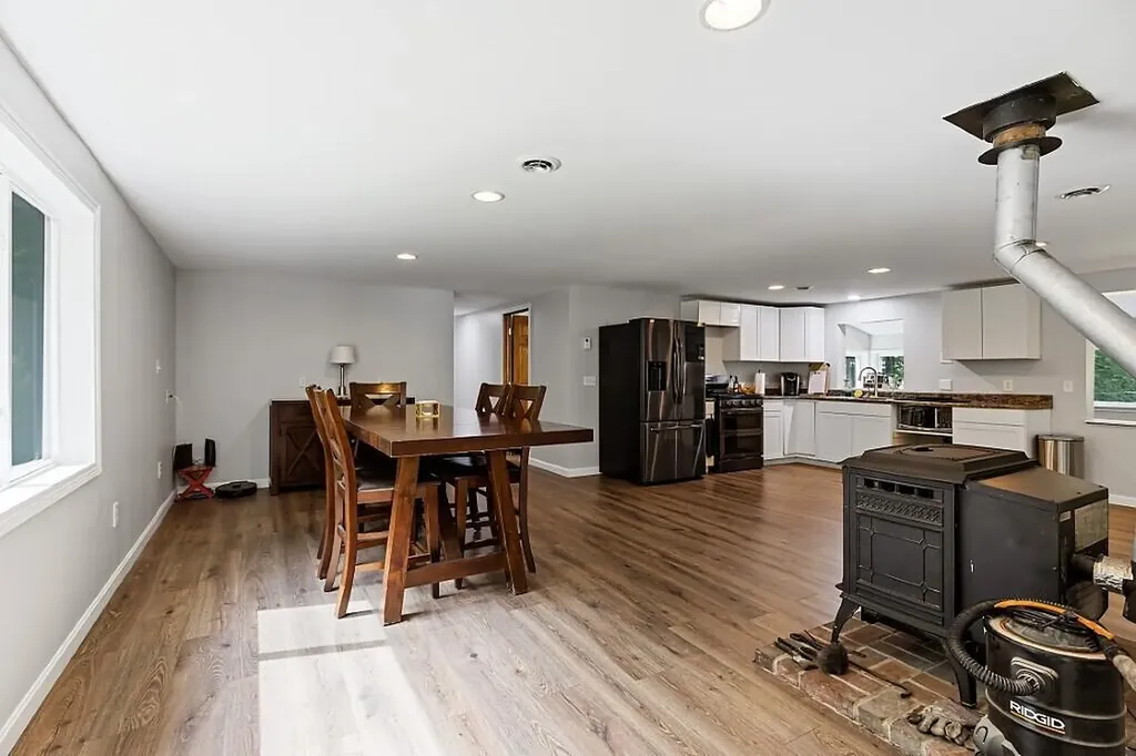 84 Sandy Point Road Vassalboro ME 04989