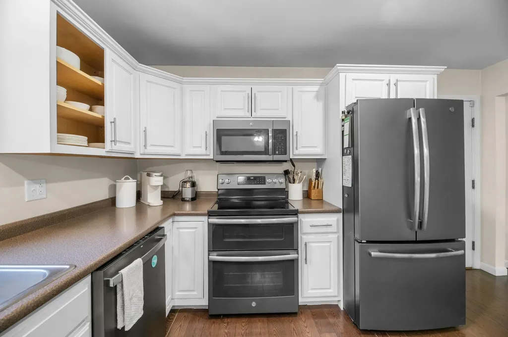 19 Hillcrest Street Hallowell ME 04347