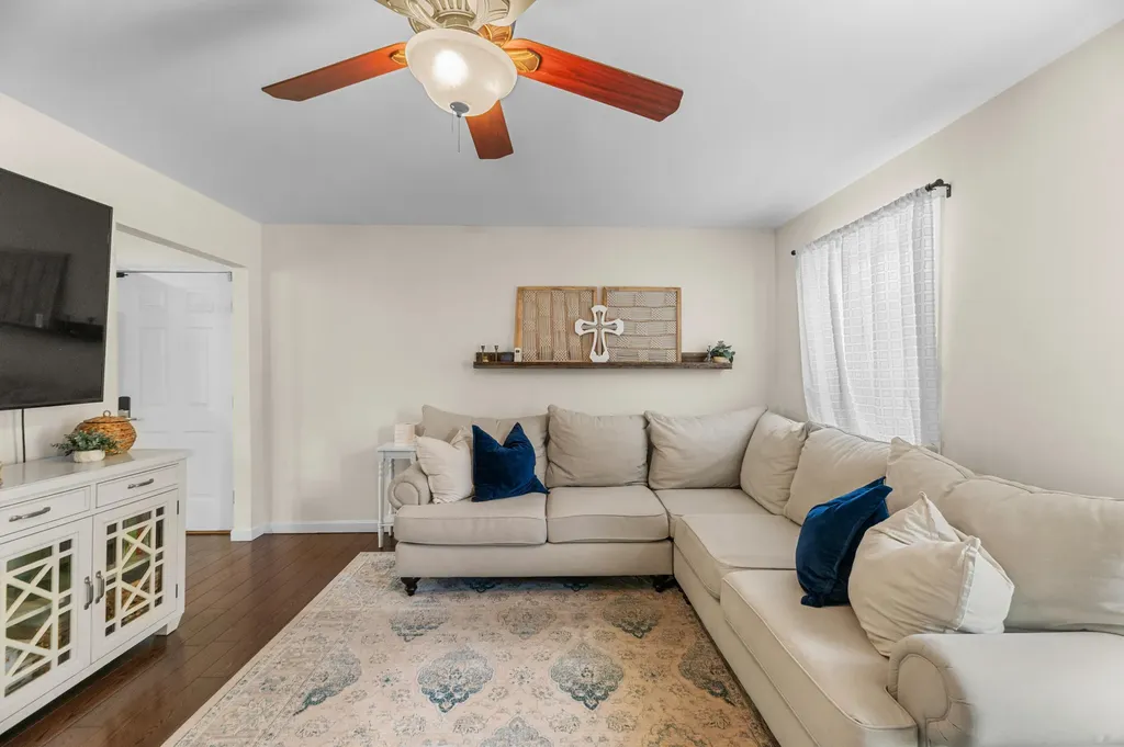 19 Hillcrest Street Hallowell ME 04347