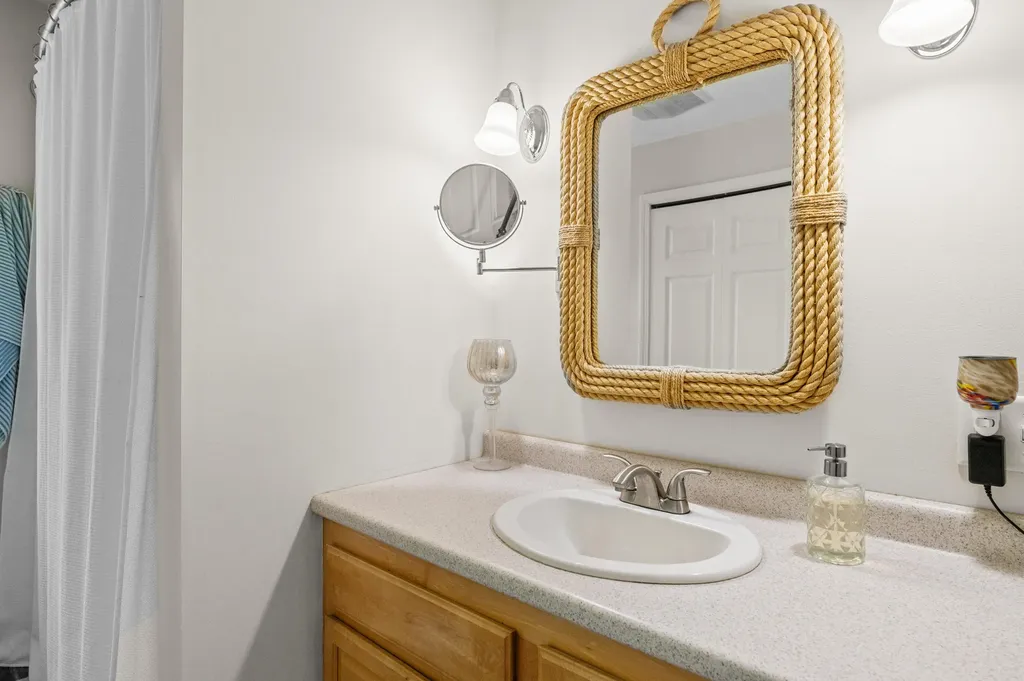 19 Hillcrest Street Hallowell ME 04347