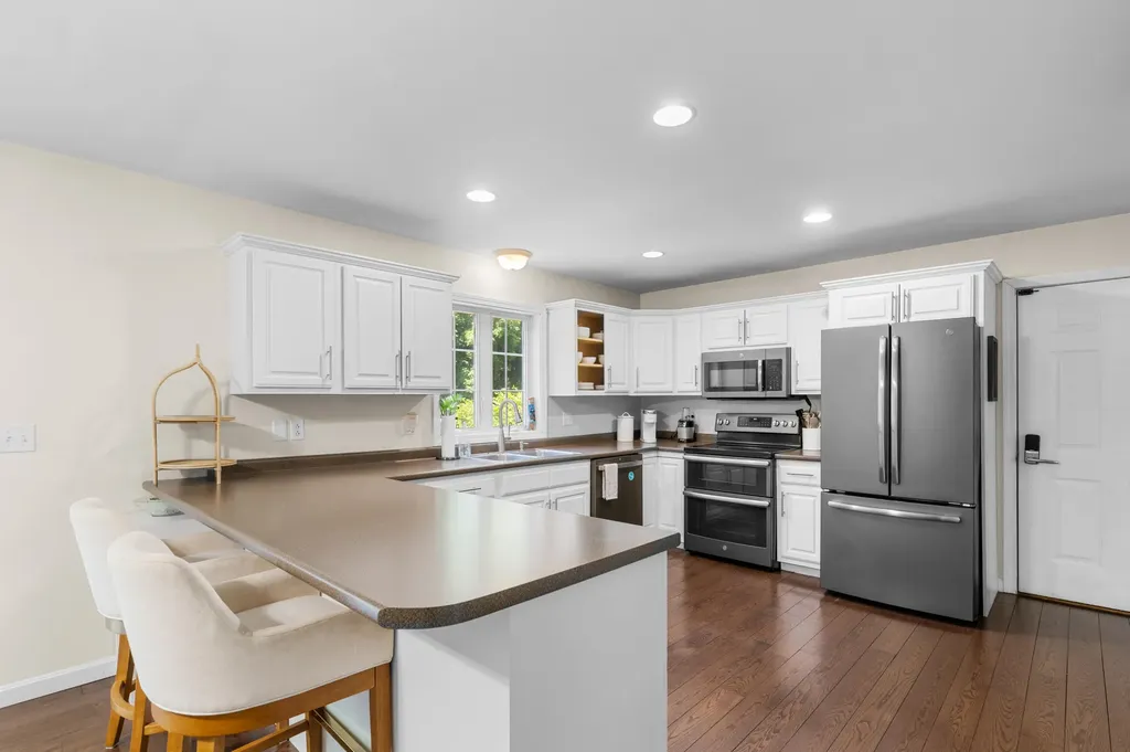19 Hillcrest Street Hallowell ME 04347