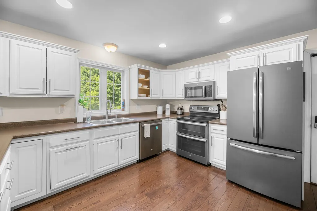 19 Hillcrest Street Hallowell ME 04347