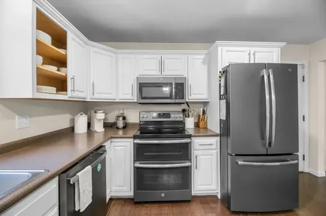 19 Hillcrest Street Hallowell ME 04347