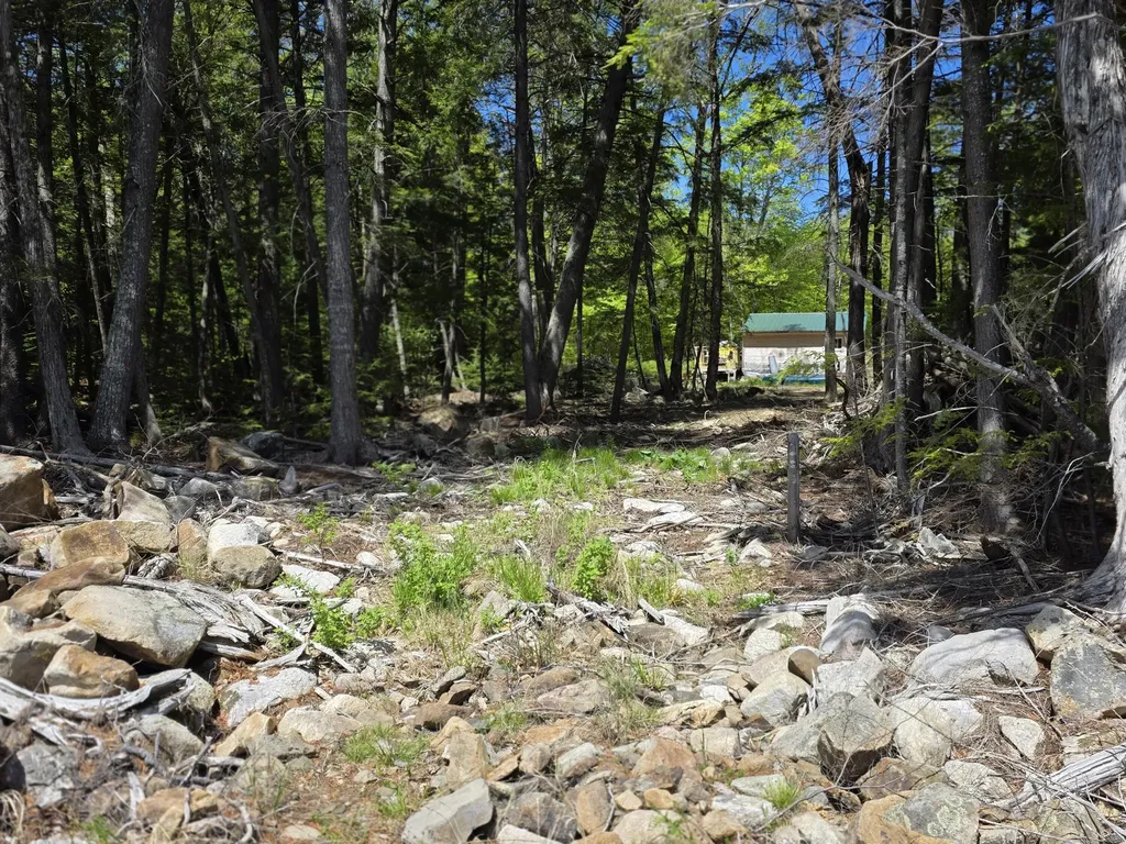 1.86 Lakeside Road T4 R3 Wels ME 04747