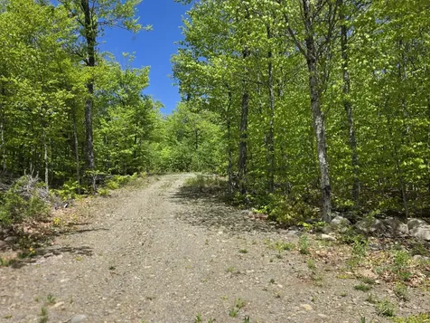 1.86 Lakeside Road T4 R3 Wels ME 04747