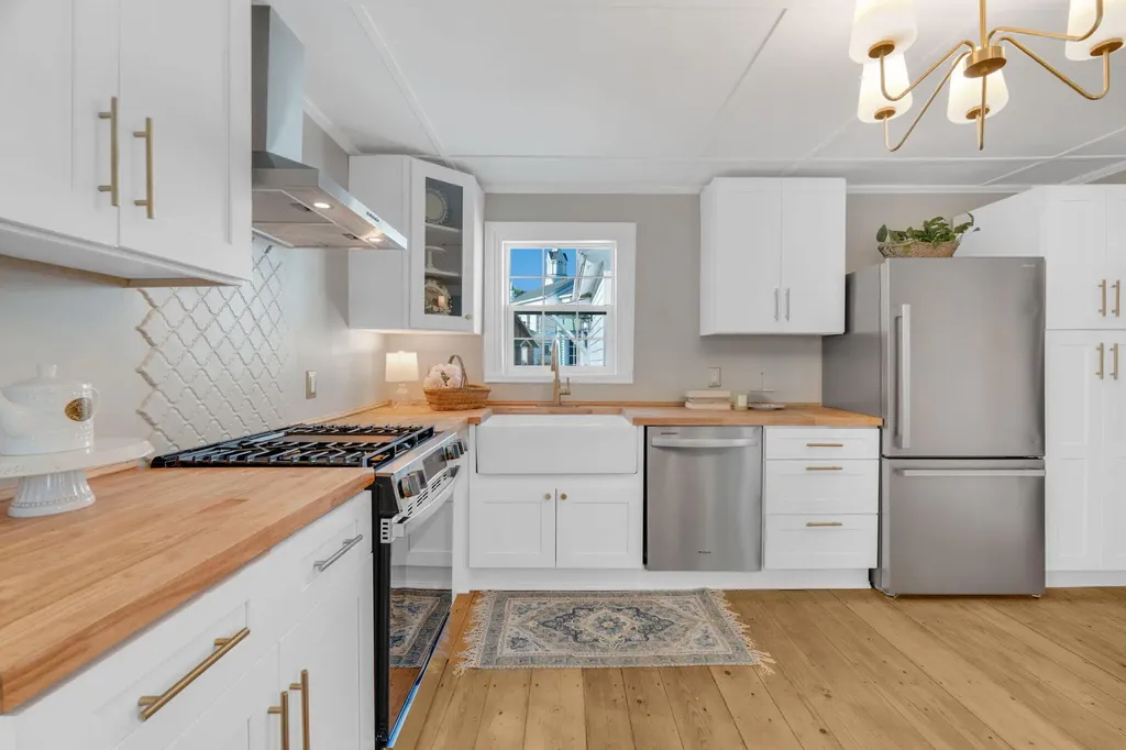 17 Green Street Thomaston ME 04861