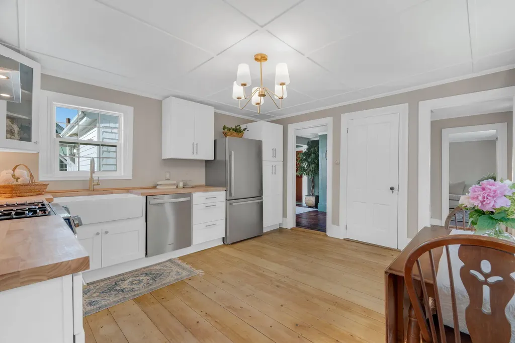 17 Green Street Thomaston ME 04861