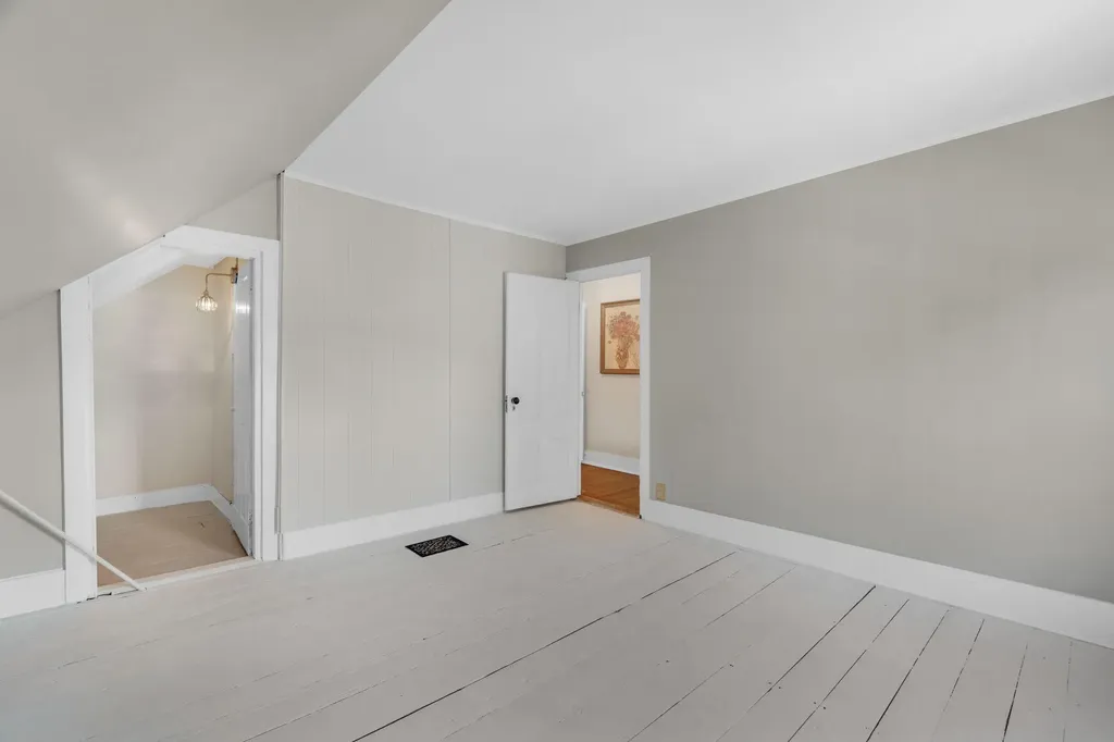 17 Green Street Thomaston ME 04861