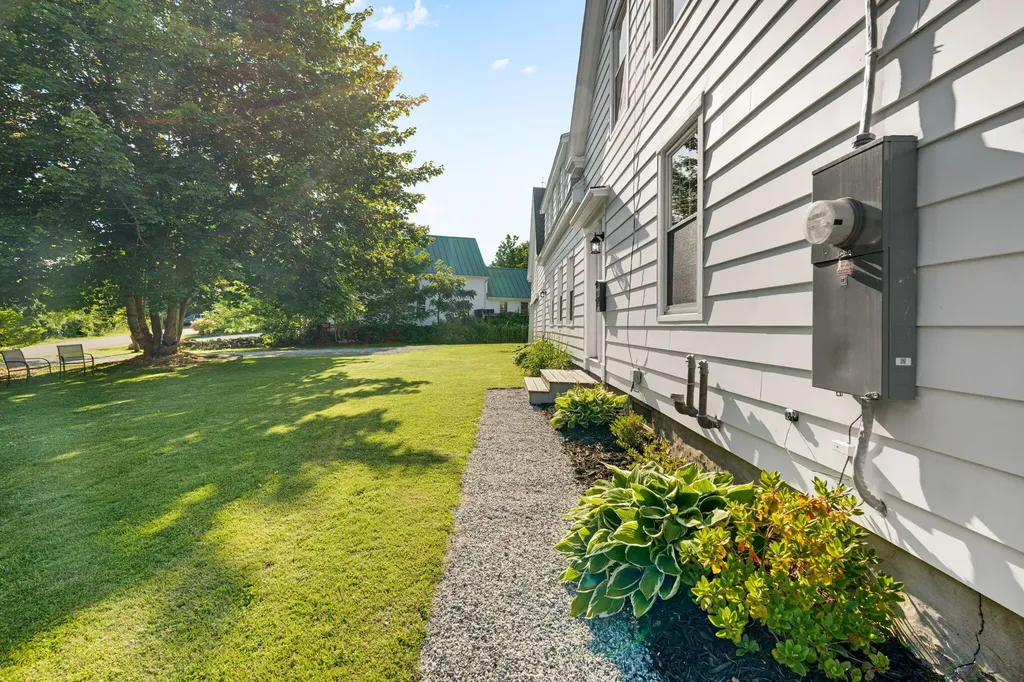 17 Green Street Thomaston ME 04861