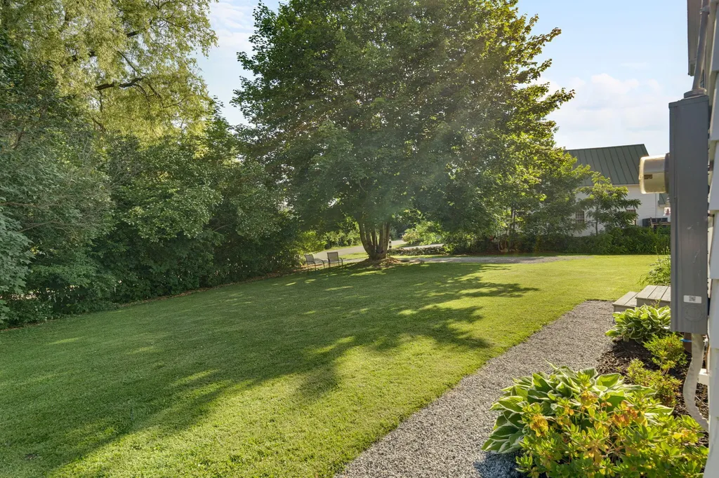 17 Green Street Thomaston ME 04861