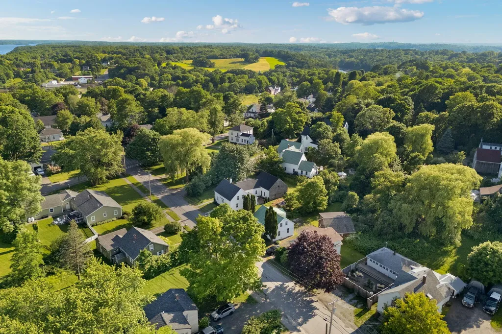 17 Green Street Thomaston ME 04861