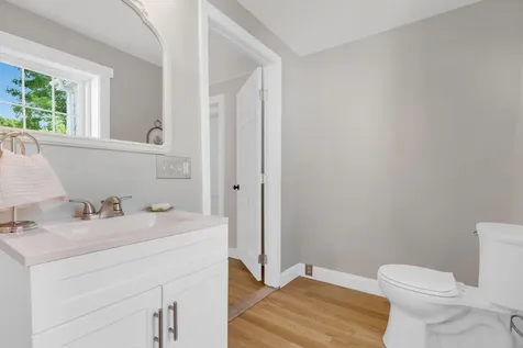 17 Green Street Thomaston ME 04861