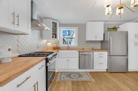 17 Green Street Thomaston ME 04861