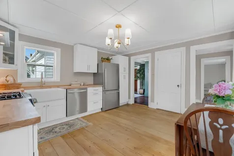 17 Green Street Thomaston ME 04861