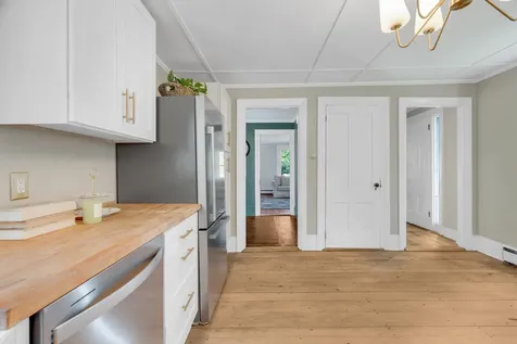 17 Green Street Thomaston ME 04861