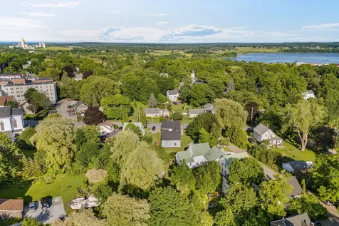 17 Green Street Thomaston ME 04861