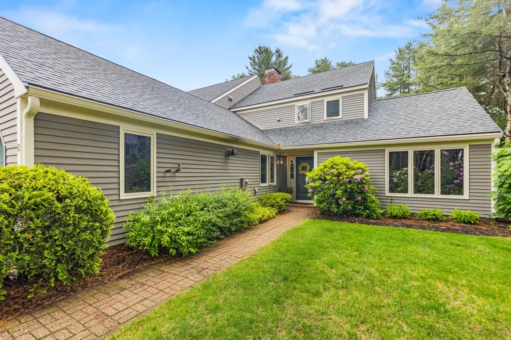 Falmouth ME, 12 Foreside Common, Unit 12