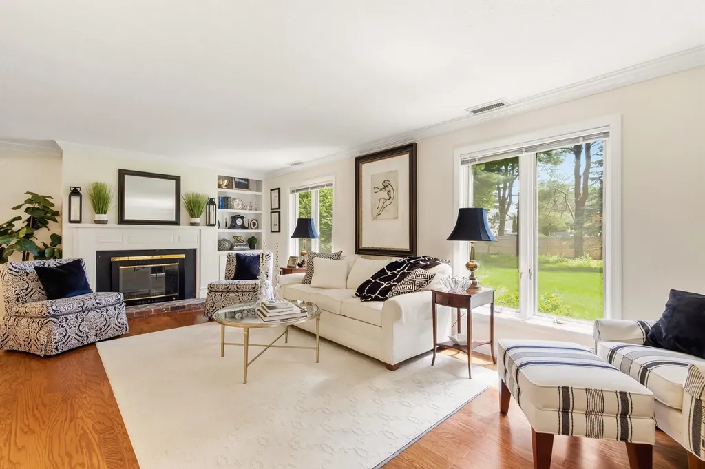 12 Foreside Common Falmouth ME 04105