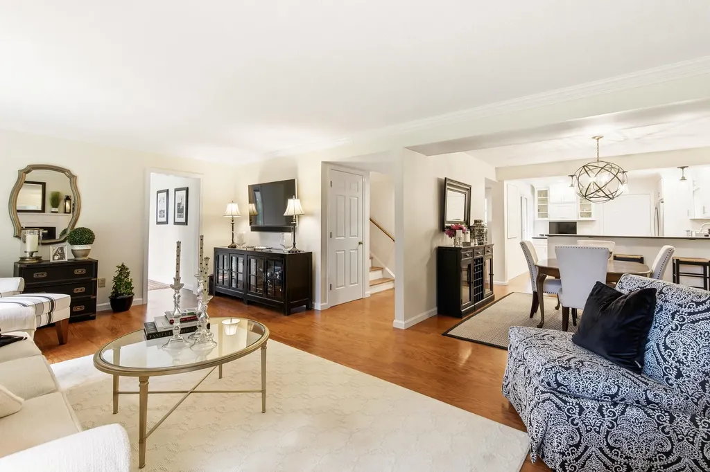 12 Foreside Common Falmouth ME 04105