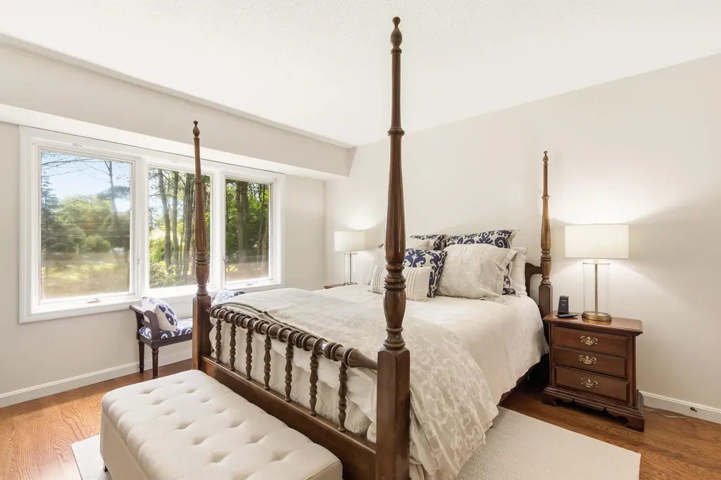 12 Foreside Common Falmouth ME 04105