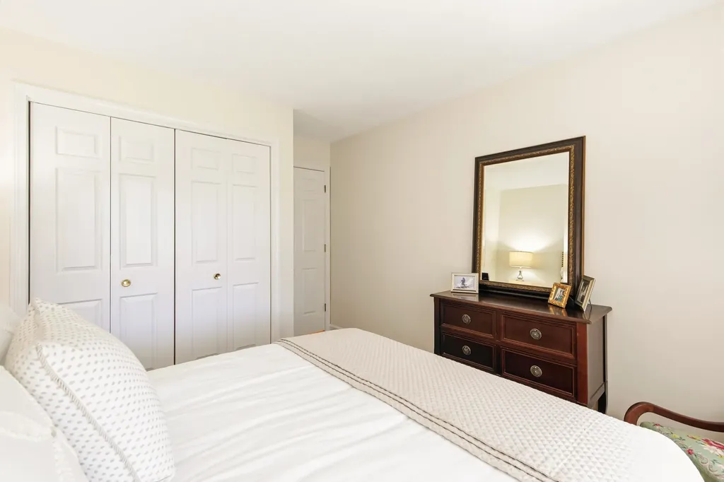 12 Foreside Common Falmouth ME 04105