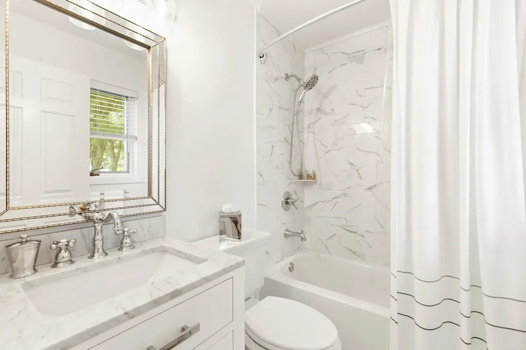 12 Foreside Common Falmouth ME 04105