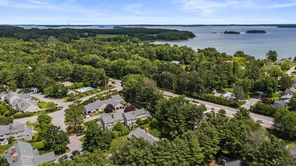 12 Foreside Common Falmouth ME 04105