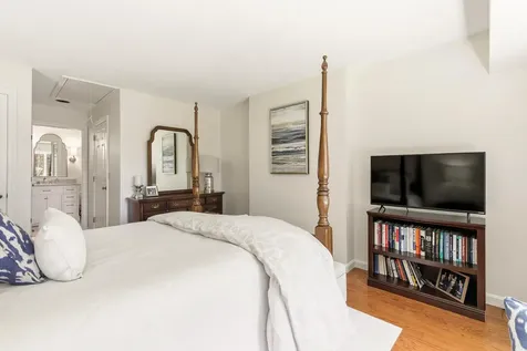 12 Foreside Common Falmouth ME 04105