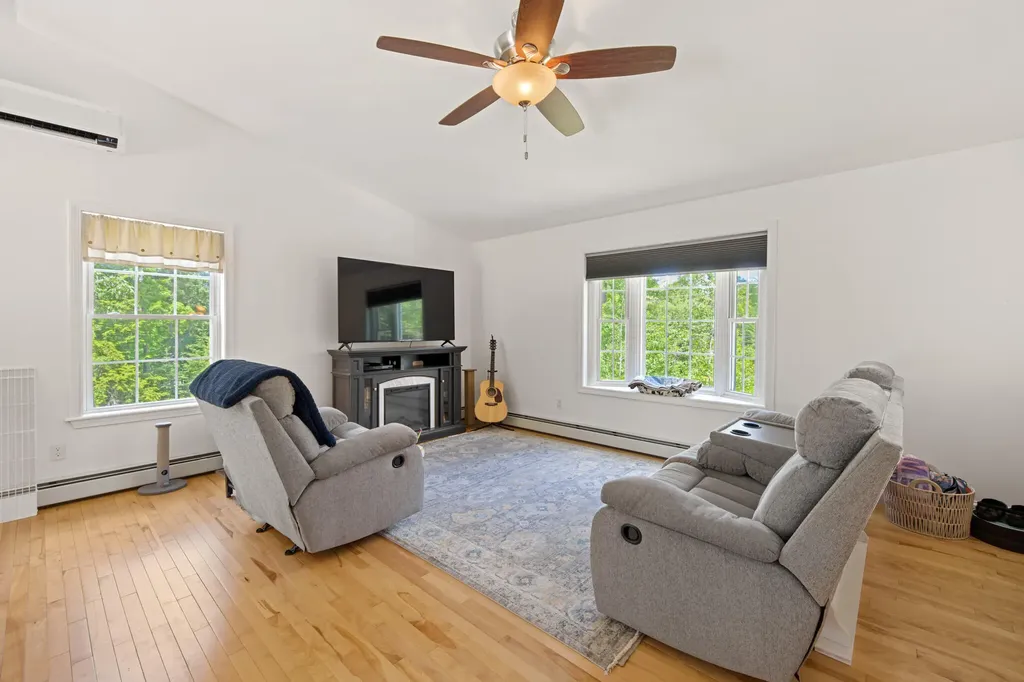 29 Merritt Drive Orono ME 04473
