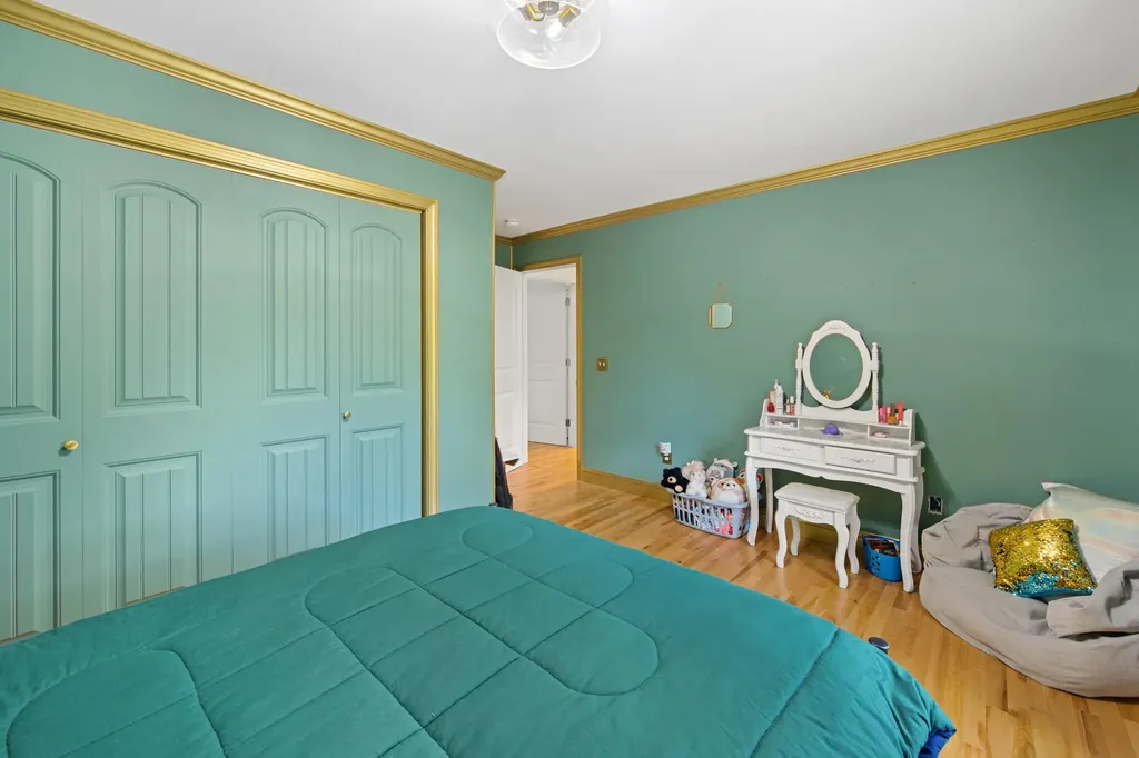 29 Merritt Drive Orono ME 04473