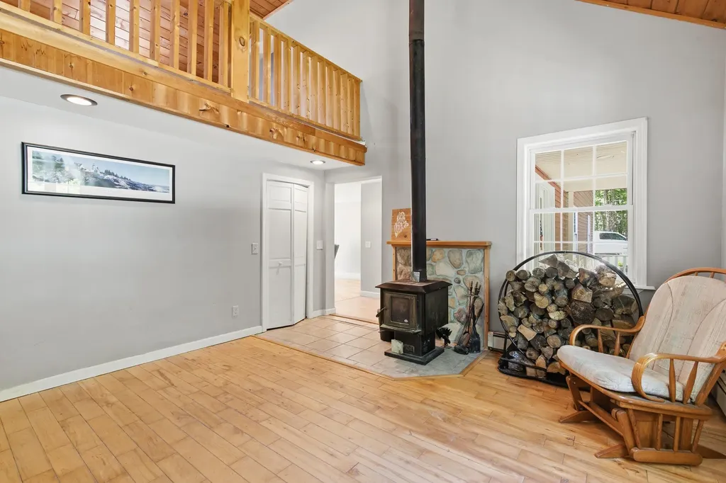 106 Fernald Road Poland ME 04274