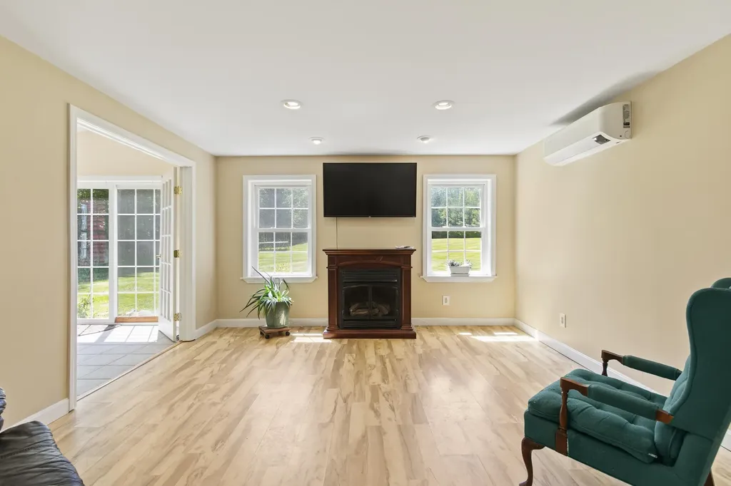 106 Fernald Road Poland ME 04274