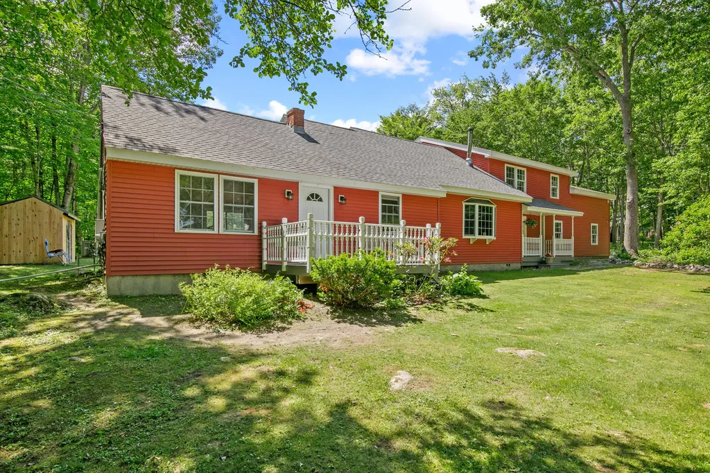 106 Fernald Road Poland ME 04274