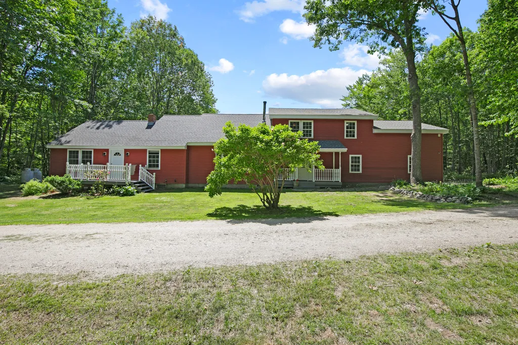 106 Fernald Road Poland ME 04274