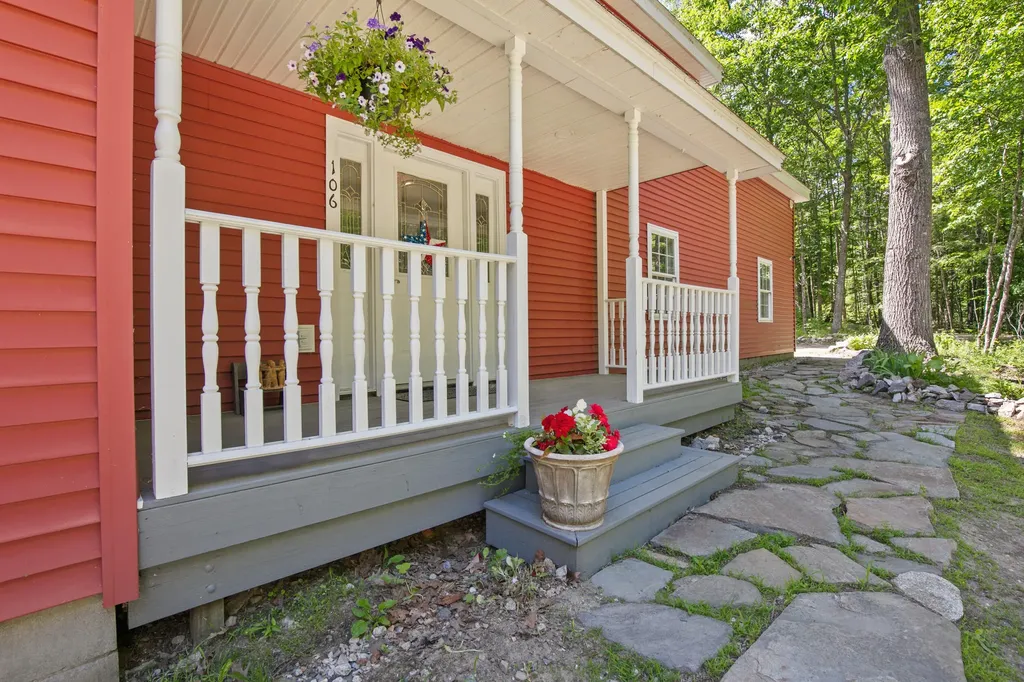 106 Fernald Road Poland ME 04274