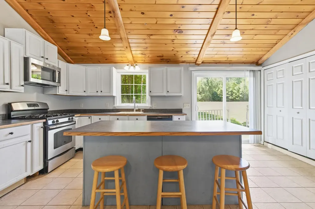 106 Fernald Road Poland ME 04274