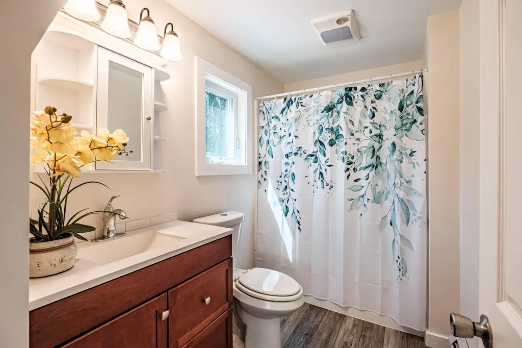 41 Tandberg Trail Windham ME 04062