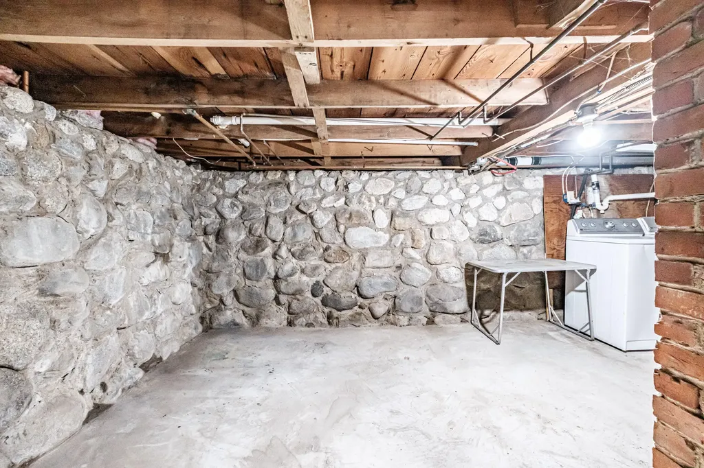 41 Tandberg Trail Windham ME 04062